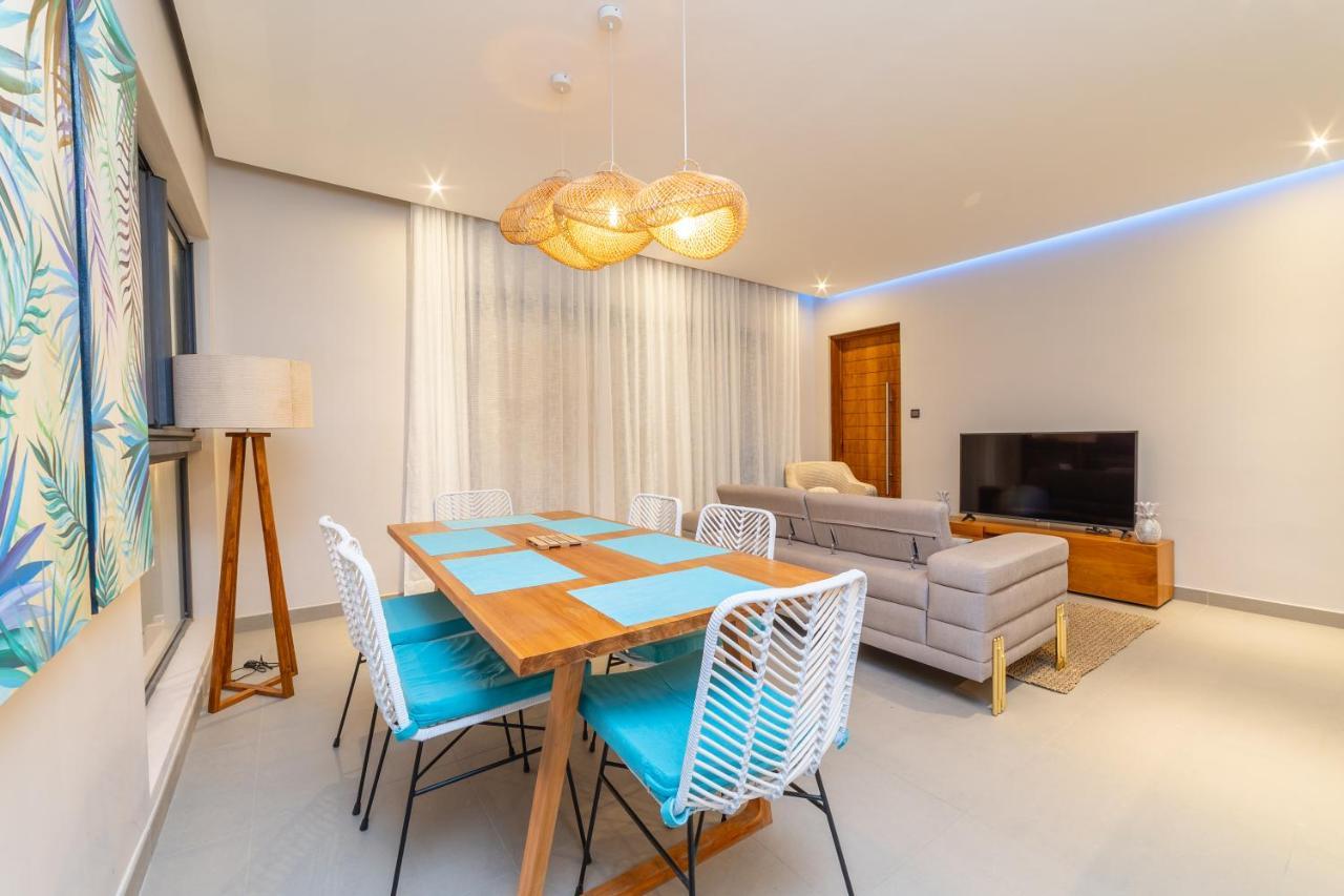 Penthouse 13 - One Bay Residence With Private Rooftop Terrace And Dip In Pool Pereybere Beach Ngoại thất bức ảnh