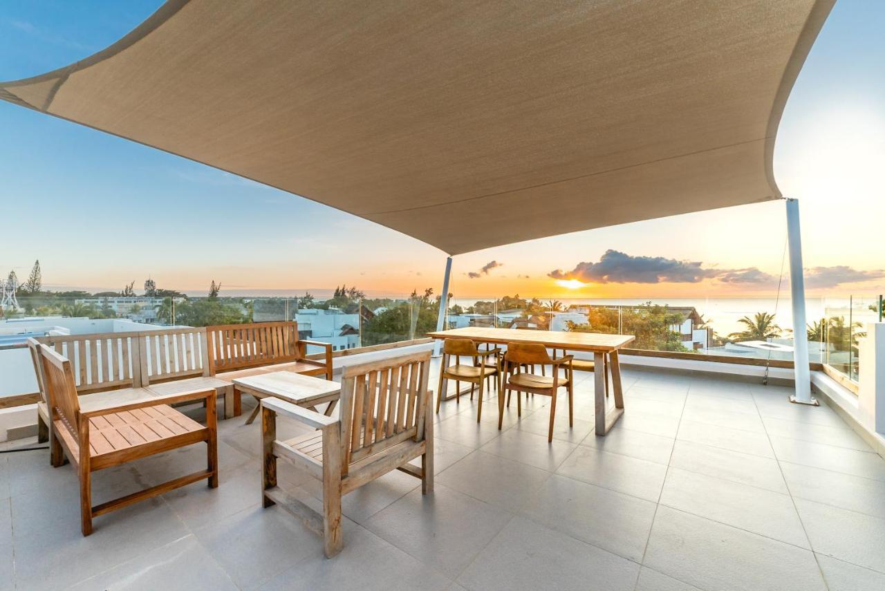 Penthouse 13 - One Bay Residence With Private Rooftop Terrace And Dip In Pool Pereybere Beach Ngoại thất bức ảnh