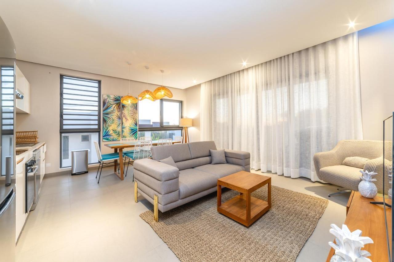 Penthouse 13 - One Bay Residence With Private Rooftop Terrace And Dip In Pool Pereybere Beach Ngoại thất bức ảnh