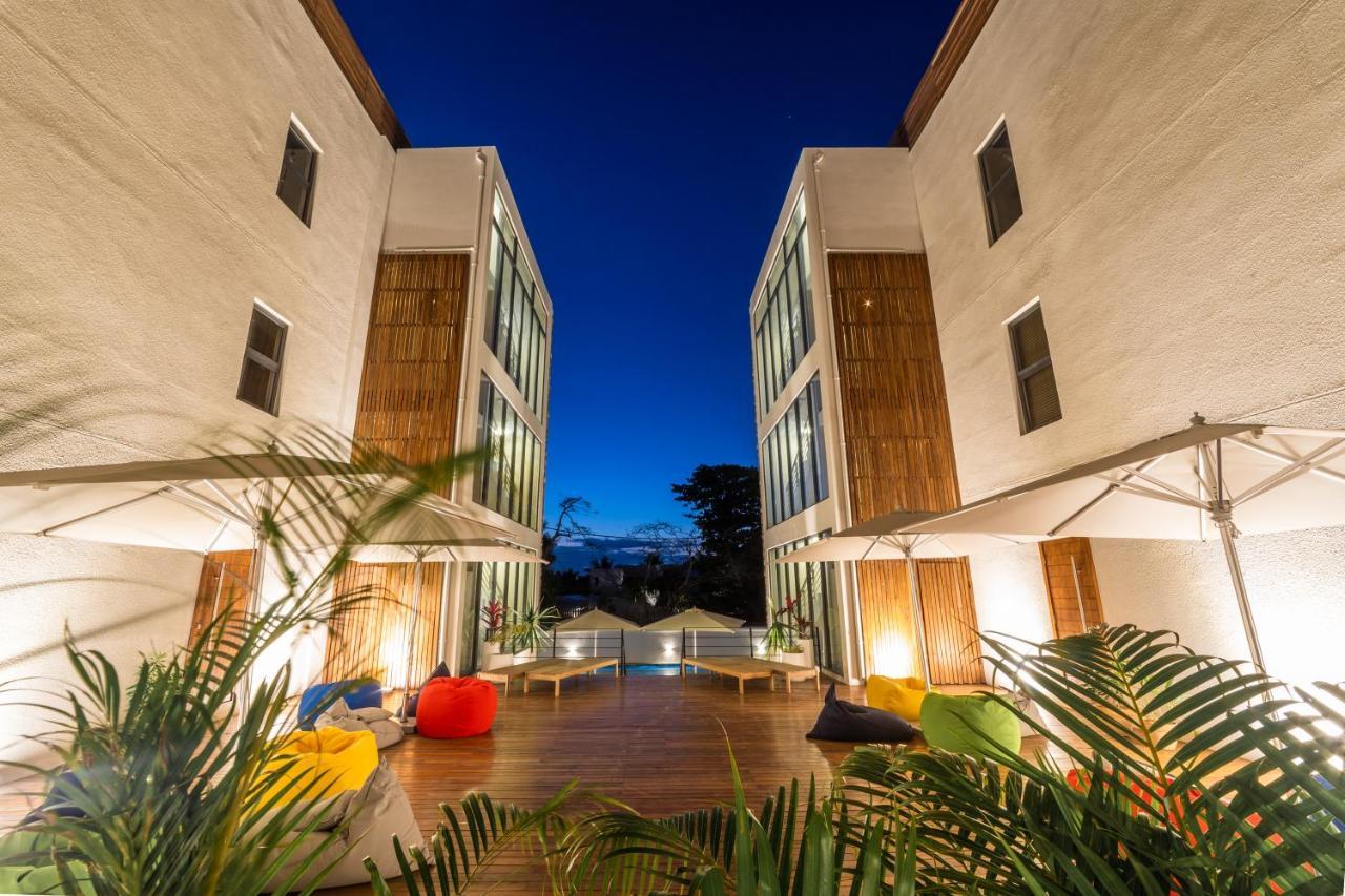 Penthouse 13 - One Bay Residence With Private Rooftop Terrace And Dip In Pool Pereybere Beach Ngoại thất bức ảnh